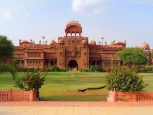 The-Laxmi-Niwas-Palace